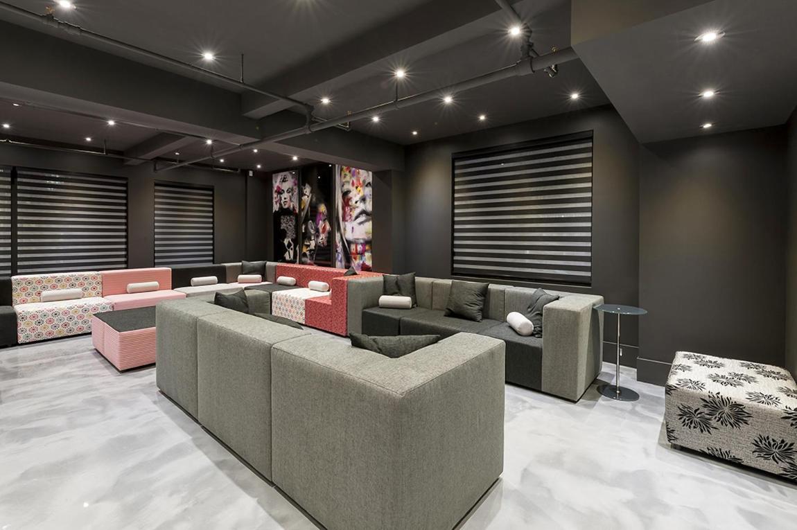The Holland Hotel By Simplissimmo Montreal Exterior photo